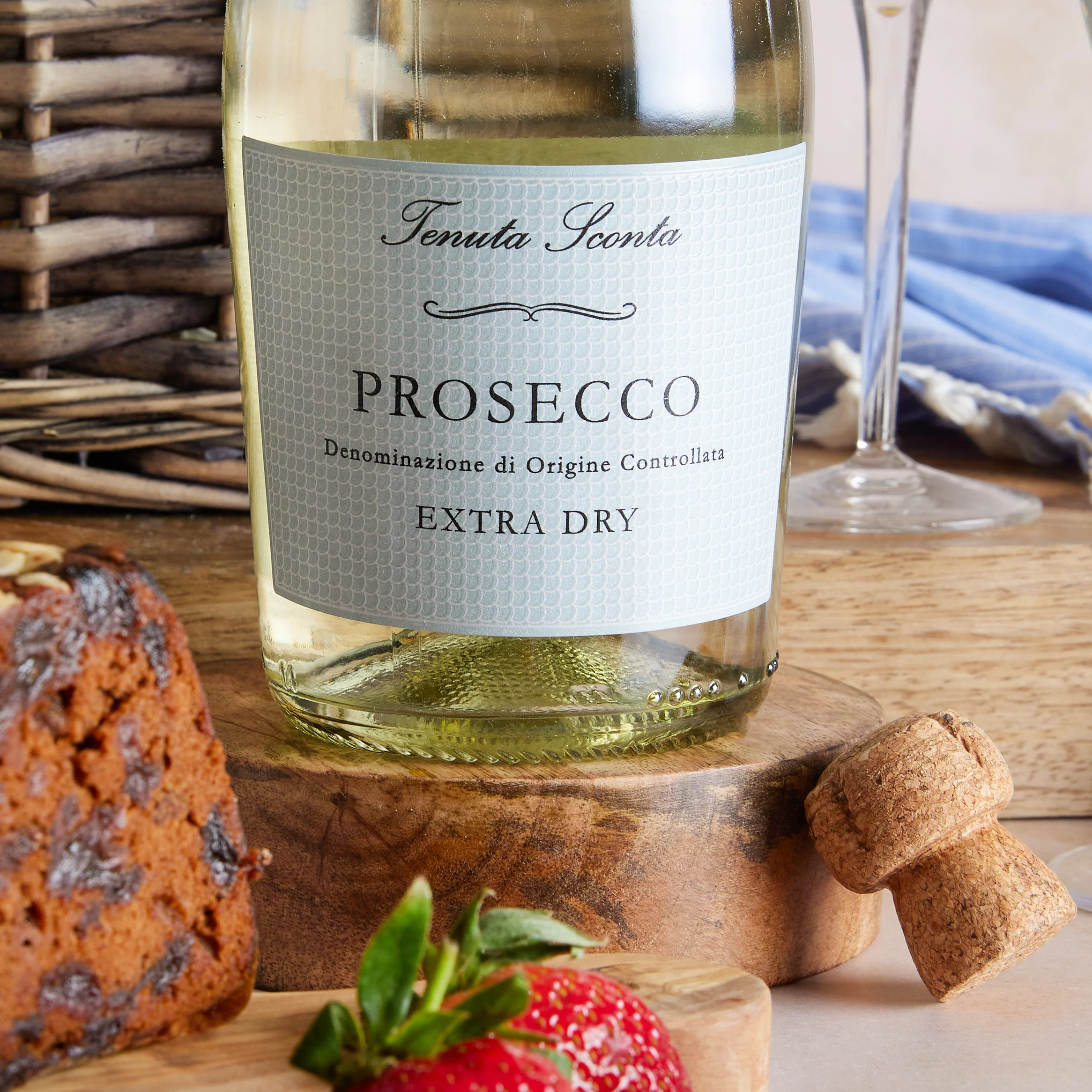Luxury Afternoon Tea with Prosecco Hamper - Image 3