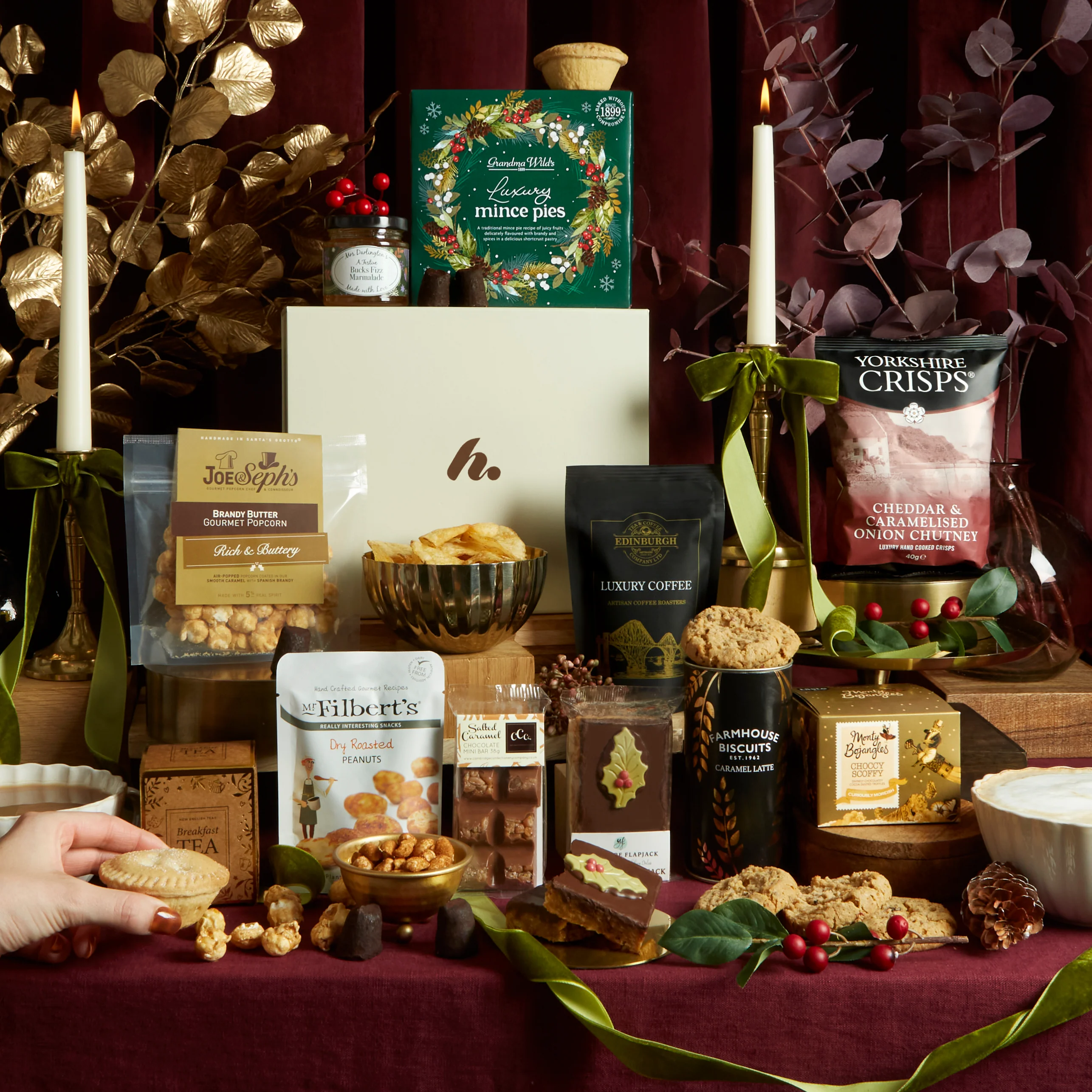 Bearing Gifts Christmas Hamper - Image 2