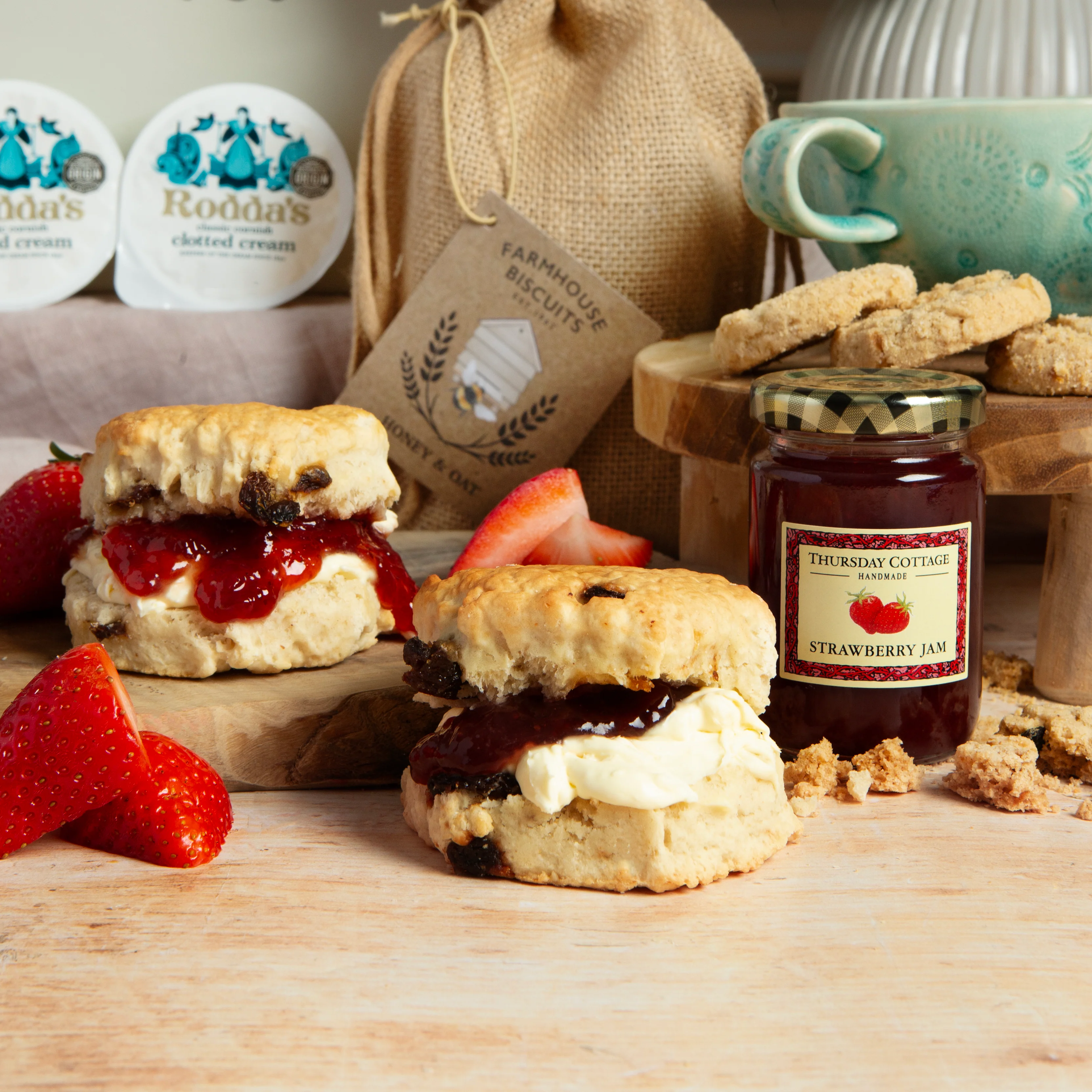 Cream Tea Hamper with Prosecco - Image 3