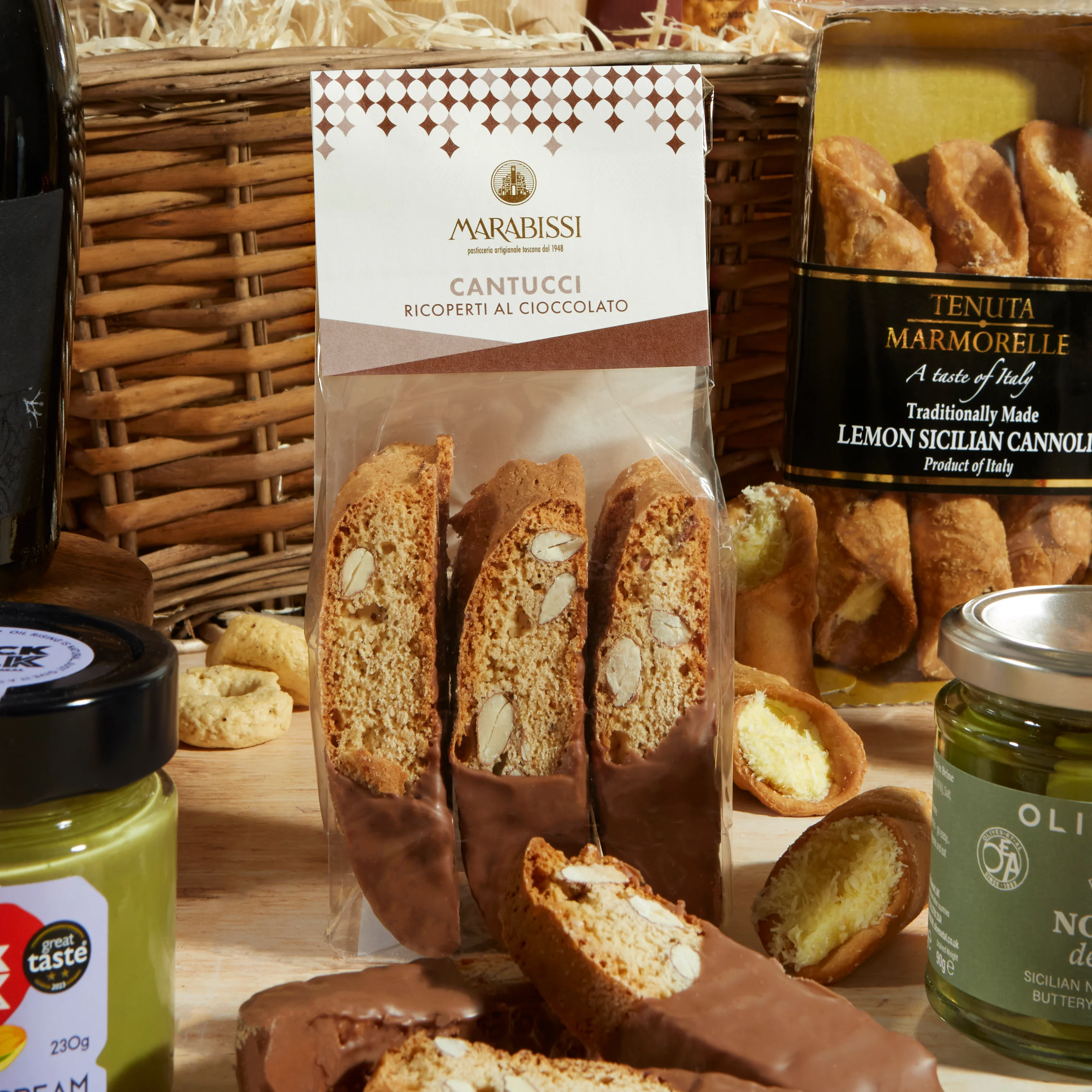 Italian Treats Food & Wine Hamper - Image 5