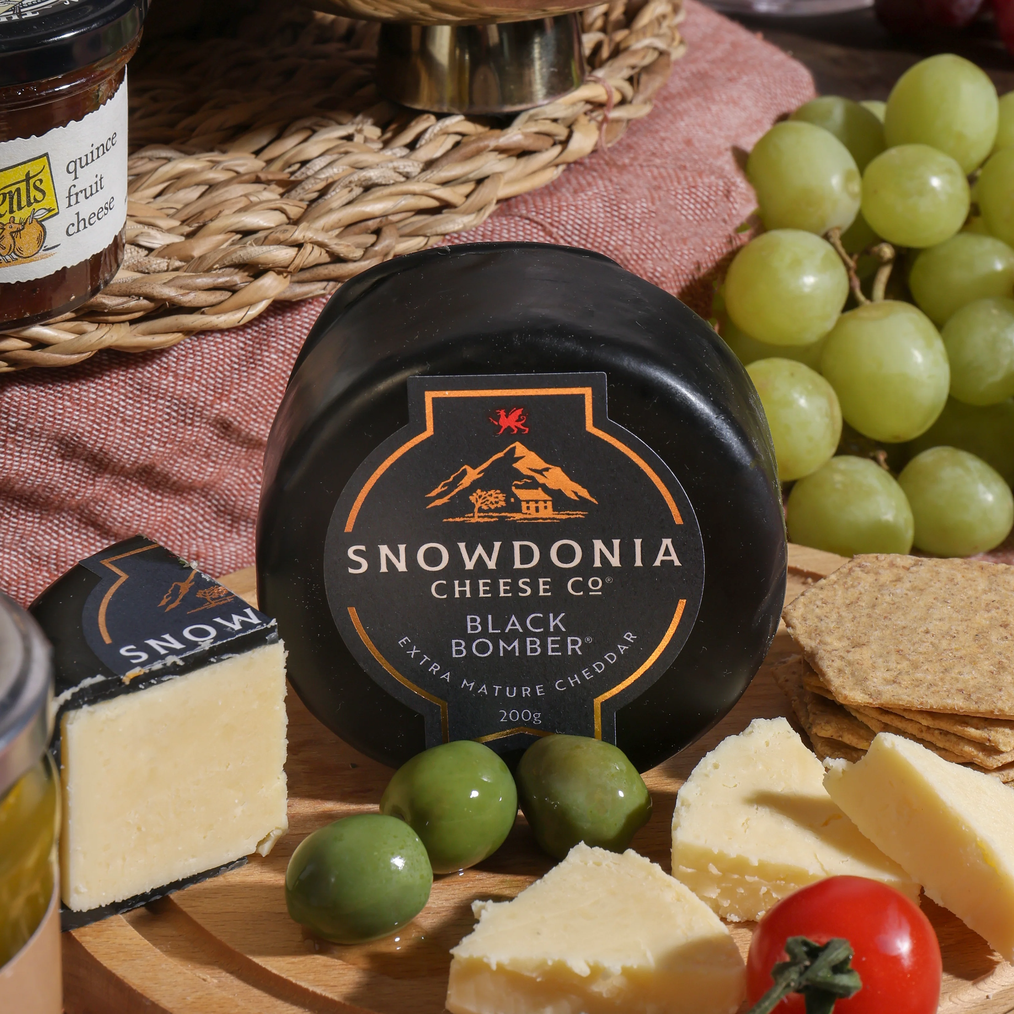 Luxury White Wine, Cheese & Quince Hamper - Image 4