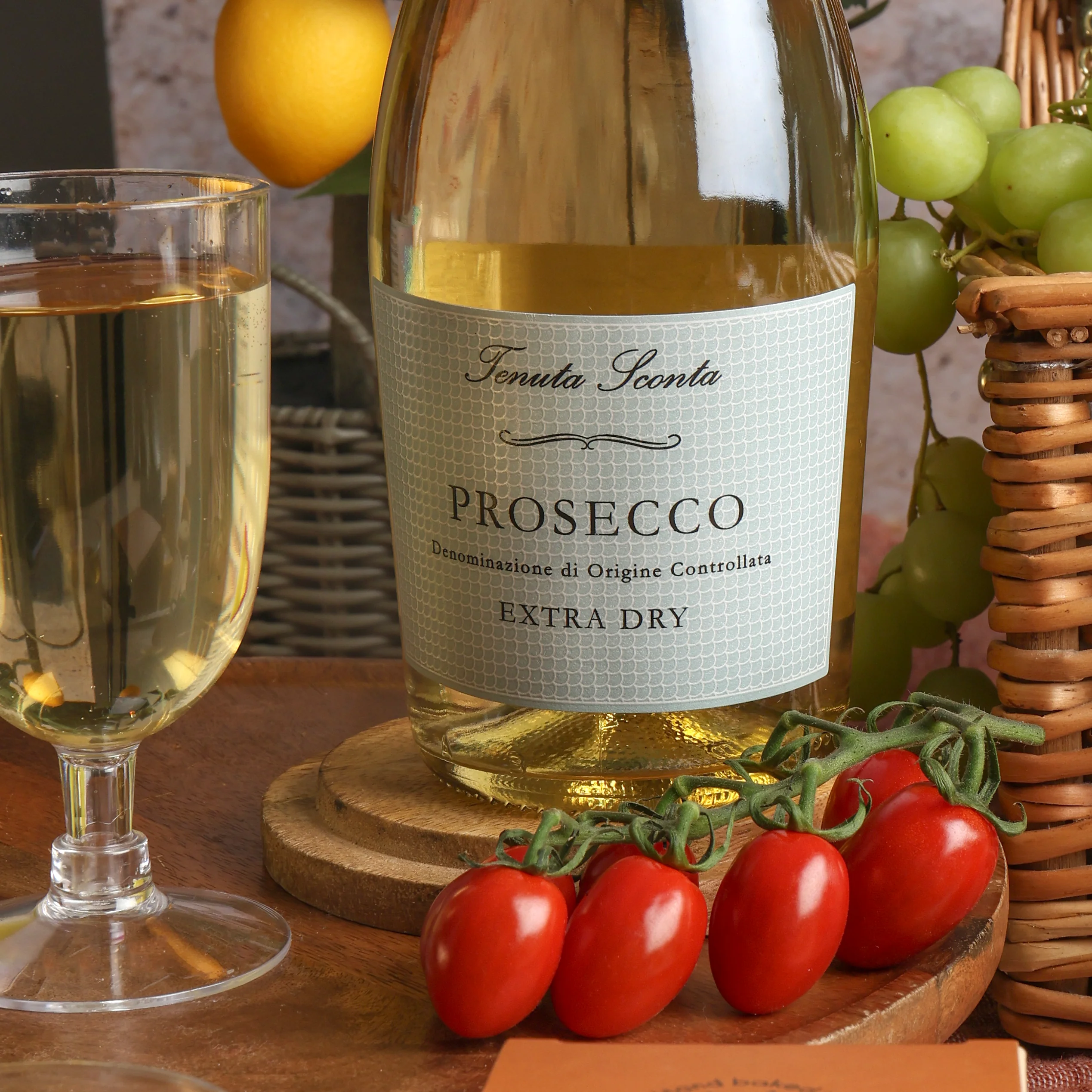 Prosecco Picnic Hamper - Image 3