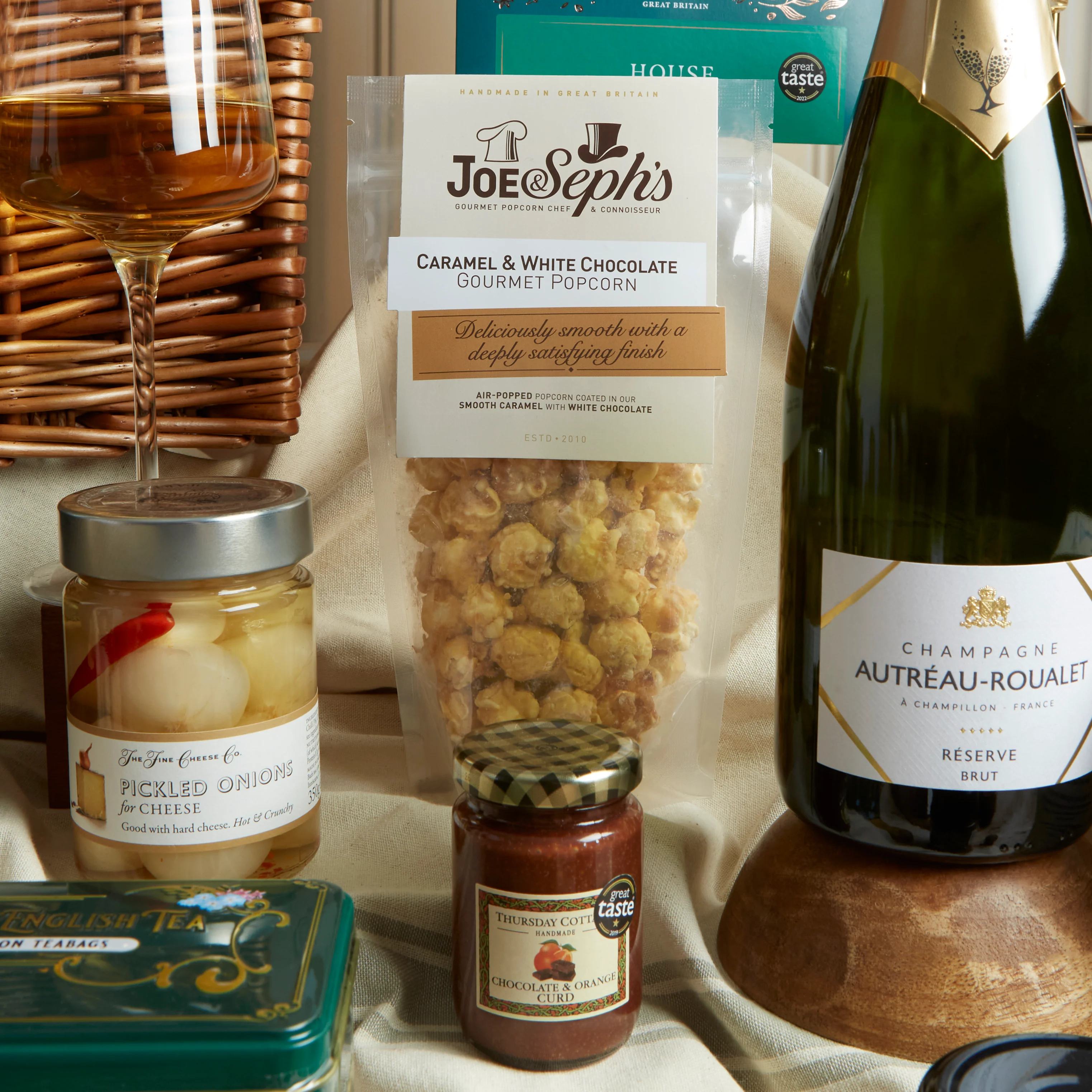 The Deluxe Food and Wine Hamper - Image 10