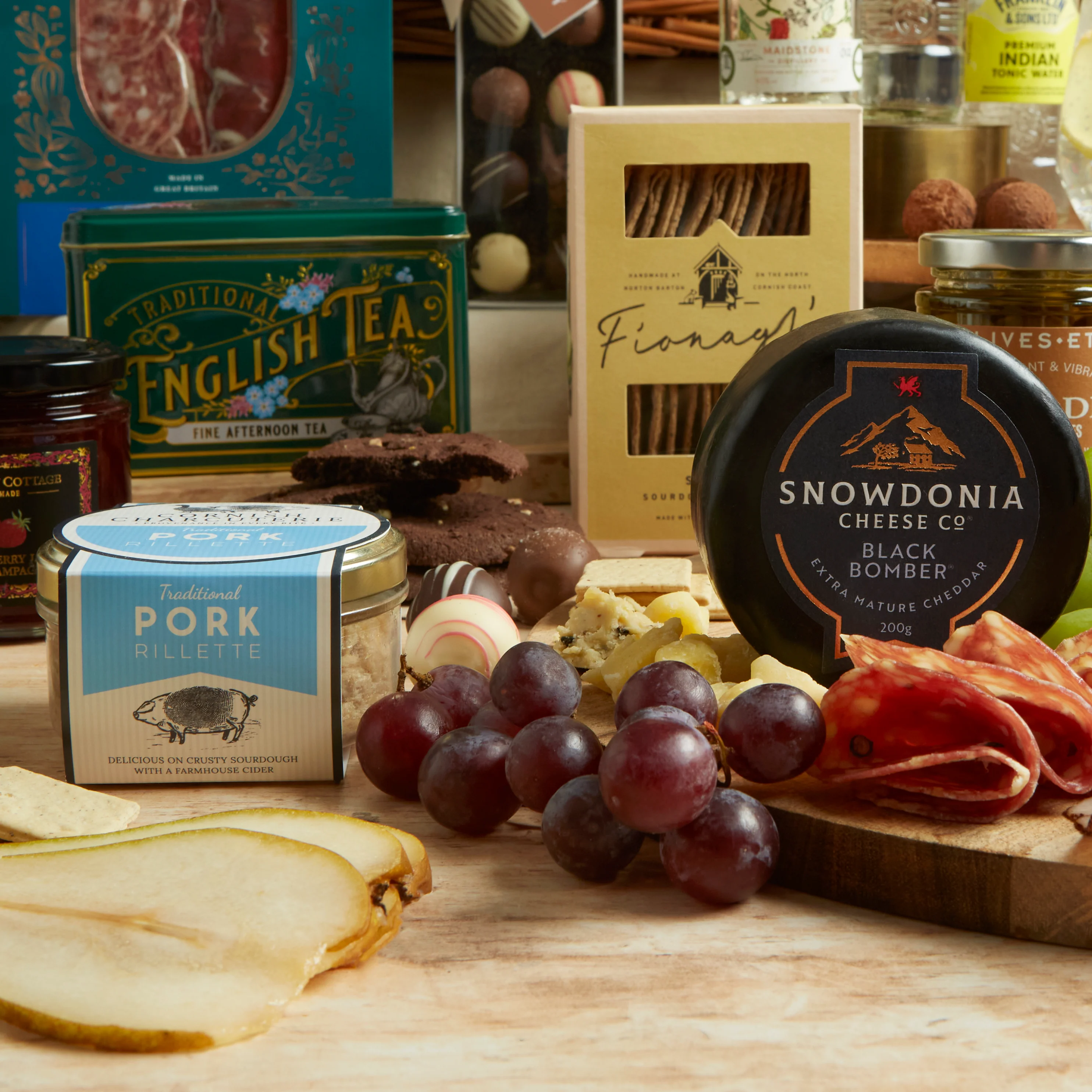 The Grand Food and Wine Hamper - Image 8