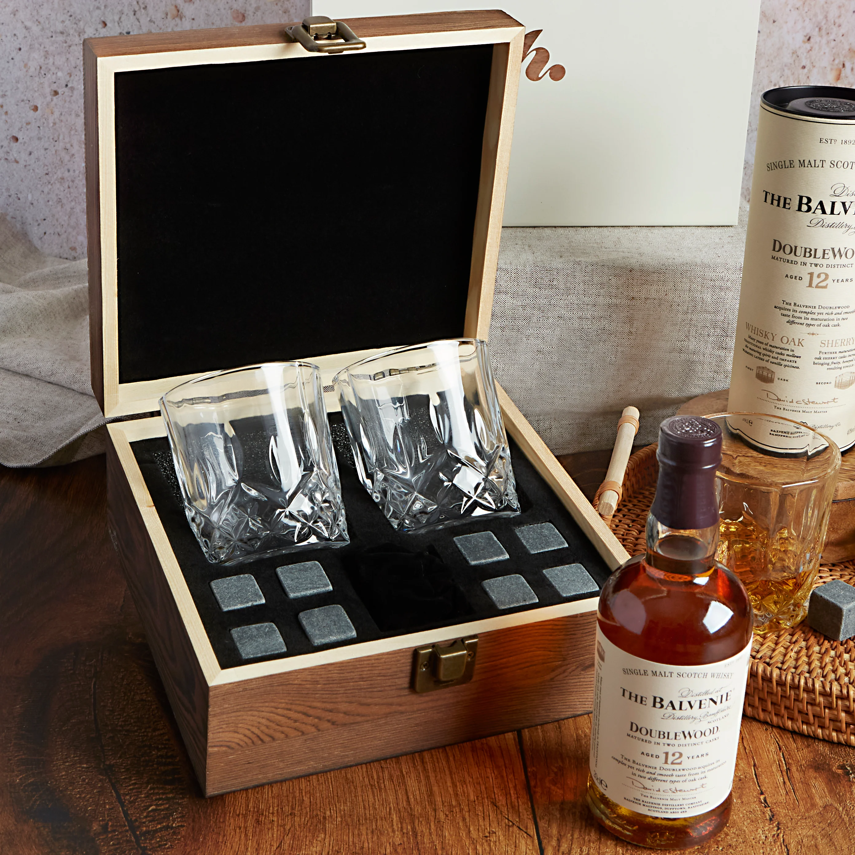 Whisky, Glasses and Whisky Stones Gift - Image 4